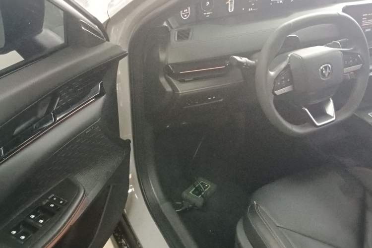 Used CHANGAN UNI-V 2022 1.5T Smart Navigation Version Driver Seat