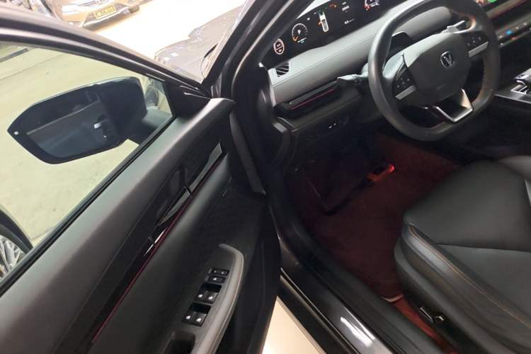 Used CHANGAN UNI-V 2022 1.5T Smart Navigation Version Driver Seat