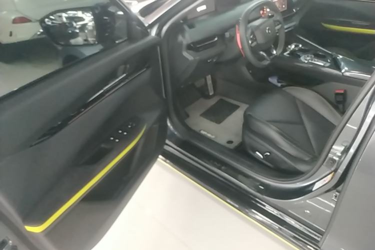 Used CHANGAN UNI-V 2022 1.5T Sport Edition Driver Seat
