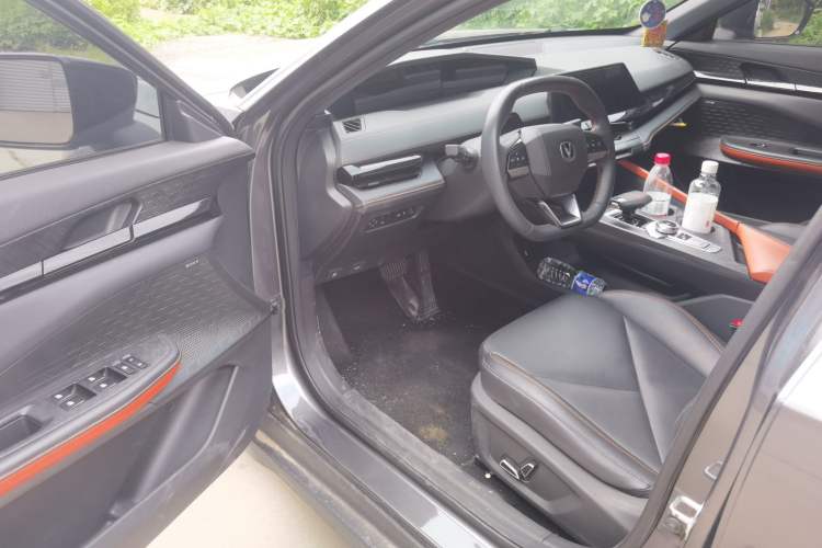 Used CHANGAN UNI-V 2022 1.5T Smart Navigation Version Driver Seat