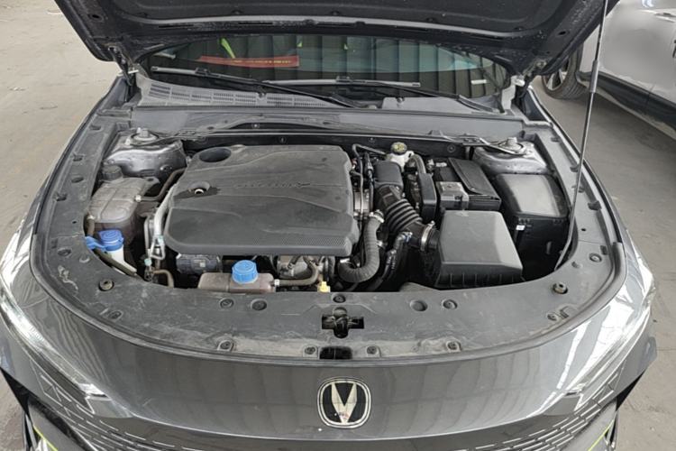 Used CHANGAN UNI-V 2022 1.5T Sport Edition Engine Bay
