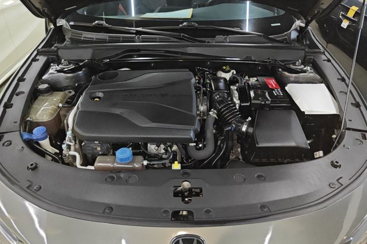 Used CHANGAN UNI-V 2022 1.5T Sport Edition Engine Bay