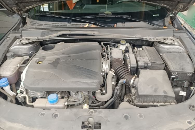 Used CHANGAN UNI-V 2022 1.5T Prestige Version Engine Bay