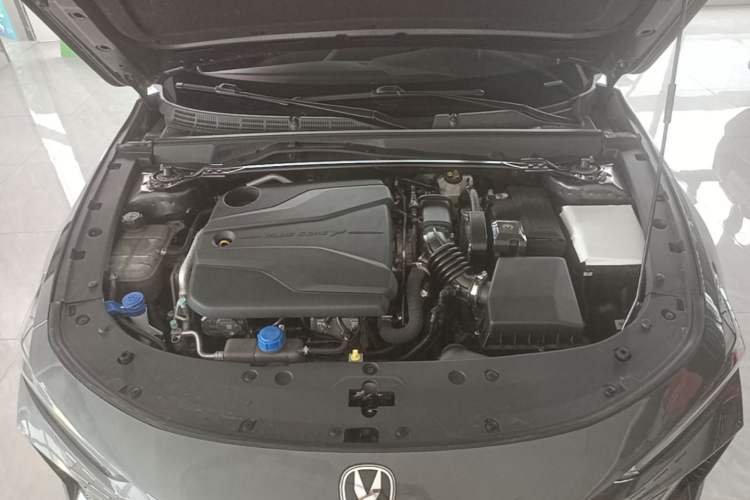 Used CHANGAN UNI-V 2022 1.5T Prestige Version Engine Bay