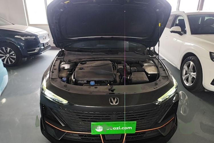 Used CHANGAN UNI-V 2022 1.5T Sport Edition Engine Bay