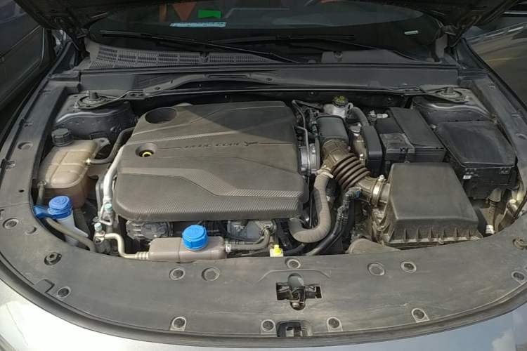 Used CHANGAN UNI-V 2022 1.5T Prestige Version Engine Bay
