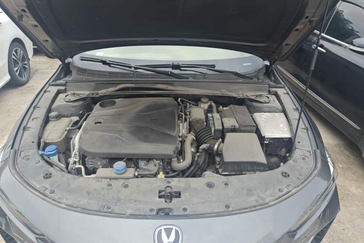 Used CHANGAN UNI-V 2022 1.5T Prestige Version Engine Bay