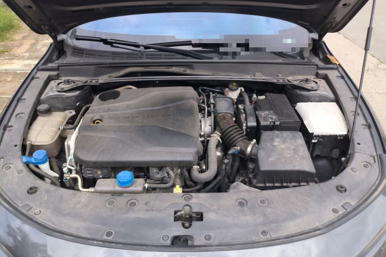 Used CHANGAN UNI-V 2022 1.5T Sport Edition Engine Bay