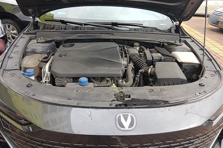 Used CHANGAN UNI-V 2022 1.5T Prestige Version Engine Bay
