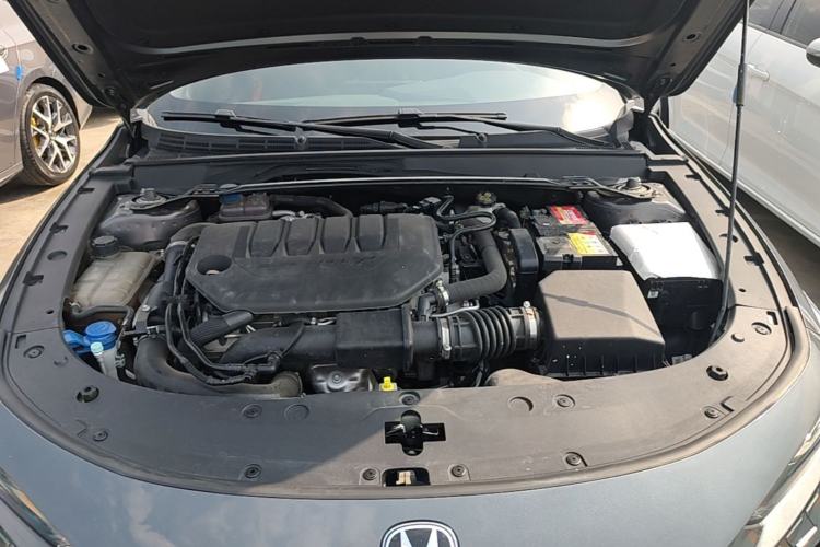 Used CHANGAN UNI-V 2022 2.0T Leading-Speed Edition Engine Bay