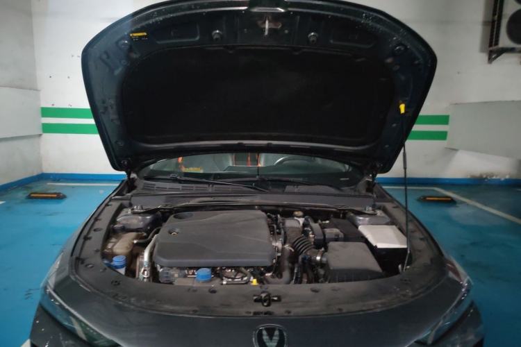 Used CHANGAN UNI-V 2022 1.5T Prestige Version Engine Bay
