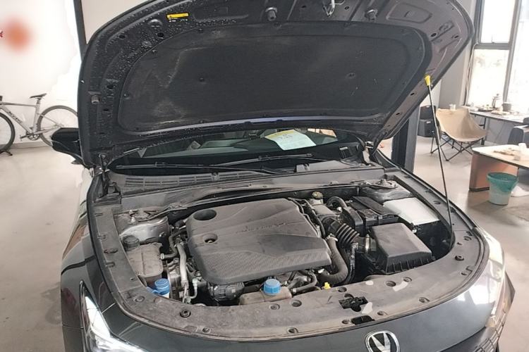Used CHANGAN UNI-V 2022 1.5T Prestige Version Engine Bay