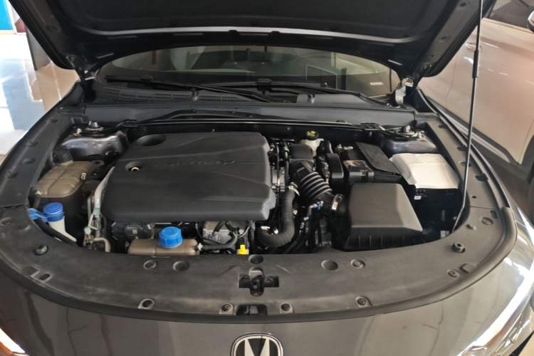 Used CHANGAN UNI-V 2022 1.5T Prestige Version Engine Bay