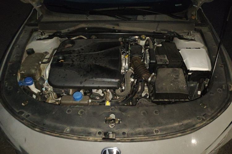 Used CHANGAN UNI-V 2022 1.5T Prestige Version Engine Bay