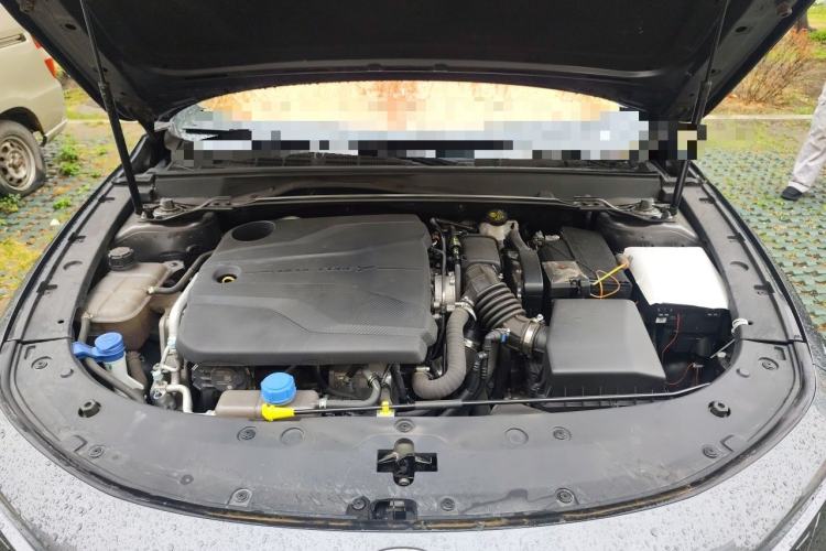Used CHANGAN UNI-V 2022 1.5T Sport Edition Engine Bay