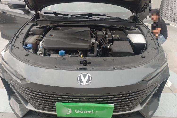 Used CHANGAN UNI-V 2022 1.5T Smart Navigation Version Engine Bay