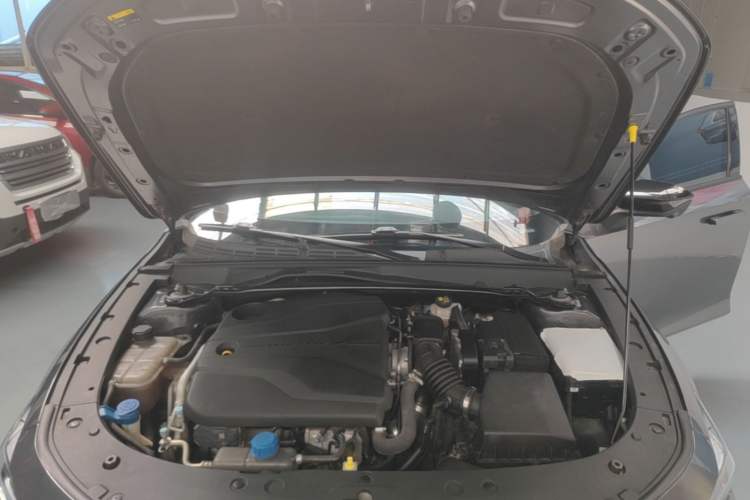 Used CHANGAN UNI-V 2022 1.5T Sport Edition Engine Bay