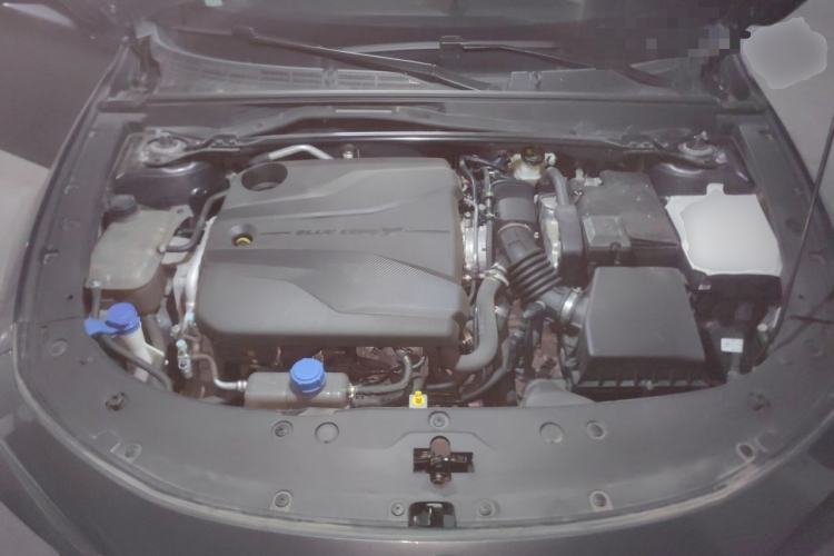 Used CHANGAN UNI-V 2022 1.5T Prestige Version Engine Bay
