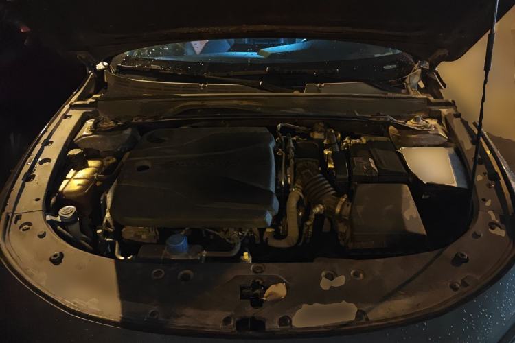 Used CHANGAN UNI-V 2022 1.5T Prestige Version Engine Bay