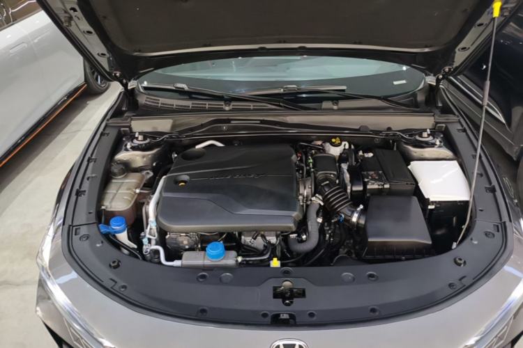 Used CHANGAN UNI-V 2022 1.5T Sport Edition Engine Bay