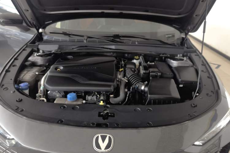 Used CHANGAN UNI-V 2022 1.5T Prestige Version Engine Bay
