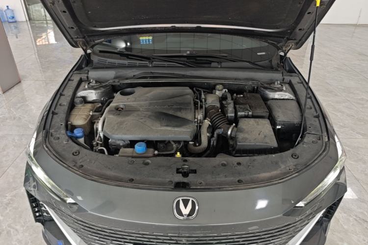 Used CHANGAN UNI-V 2022 1.5T Prestige Version Engine Bay