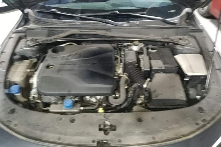 Used CHANGAN UNI-V 2022 1.5T Sport Edition Engine Bay