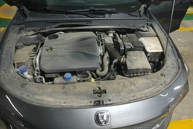 Used CHANGAN UNI-V 2022 1.5T Prestige Version Engine Bay