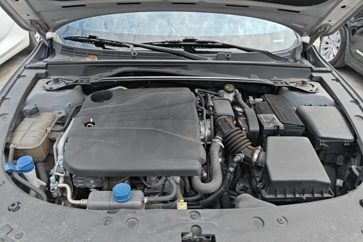 Used CHANGAN UNI-V 2022 1.5T Sport Edition Engine Bay