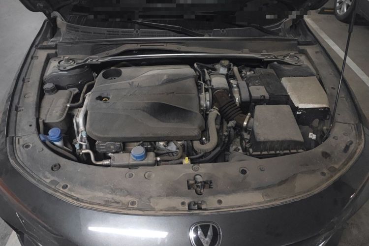 Used CHANGAN UNI-V 2022 1.5T Prestige Version Engine Bay