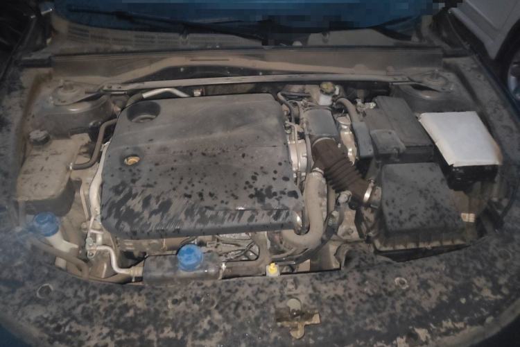 Used CHANGAN UNI-V 2022 1.5T Sport Edition Engine Bay