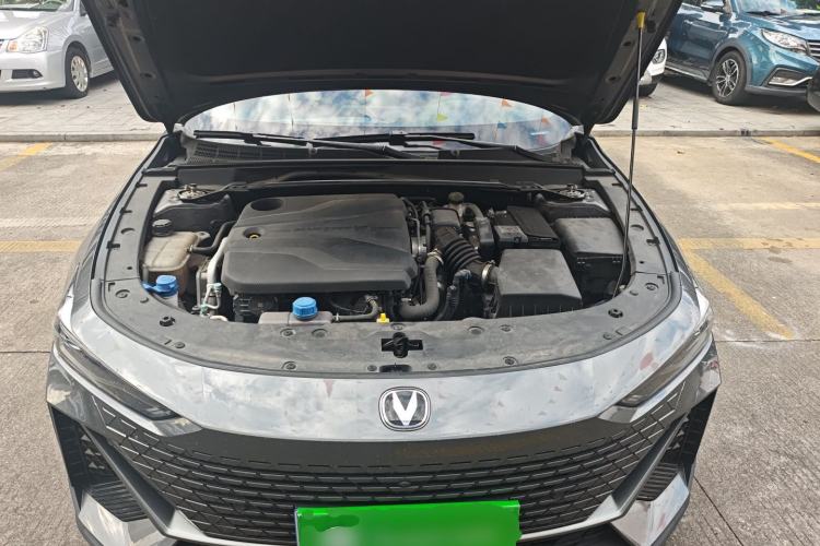 Used CHANGAN UNI-V 2022 1.5T Prestige Version Engine Bay