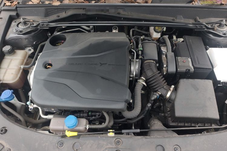 Used CHANGAN UNI-V 2022 1.5T Prestige Version Engine Bay