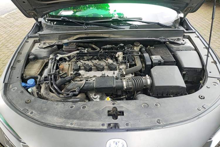 Used CHANGAN UNI-V 2022 2.0T Leading-Speed Edition Engine Bay