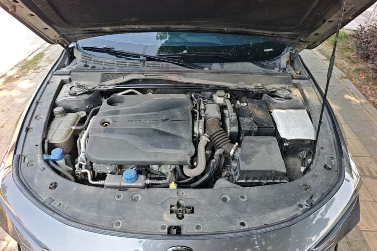 Used CHANGAN UNI-V 2022 1.5T Sport Edition Engine Bay