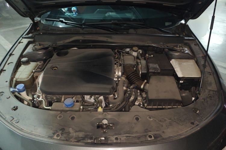Used CHANGAN UNI-V 2022 1.5T Prestige Version Engine Bay