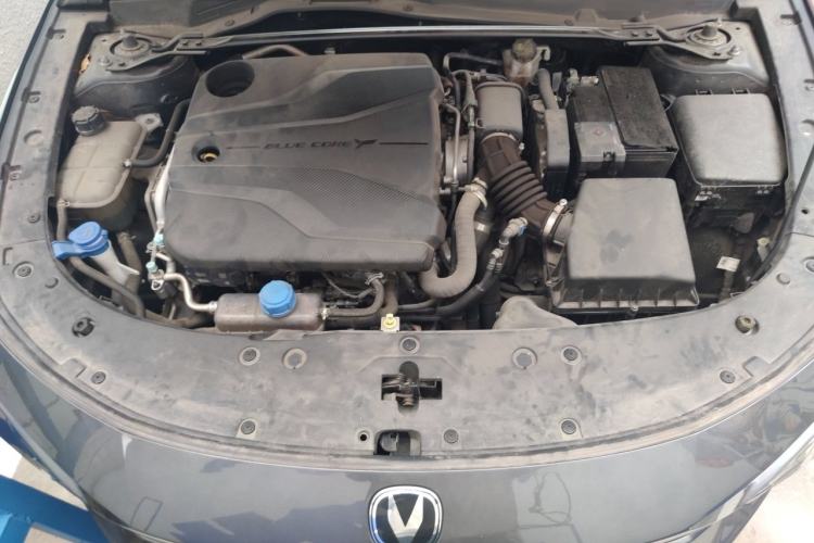 Used CHANGAN UNI-V 2022 1.5T Prestige Version Engine Bay