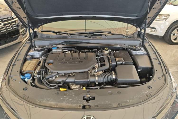 Used CHANGAN UNI-V 2022 2.0T Leading-Speed Edition Engine Bay