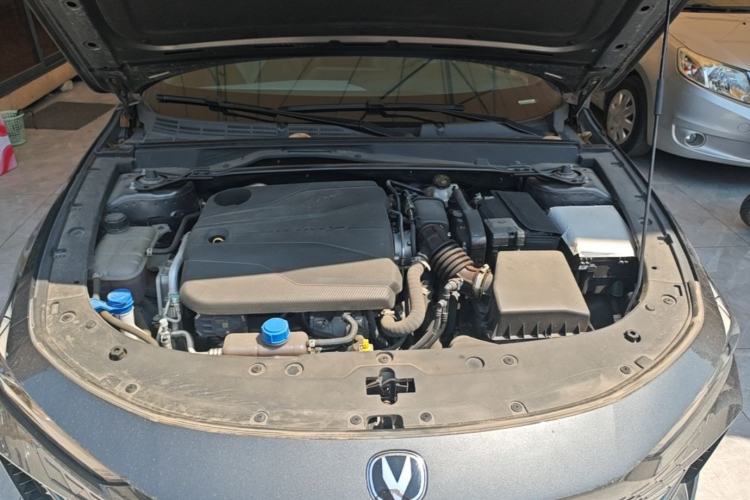 Used CHANGAN UNI-V 2022 1.5T Prestige Version Engine Bay