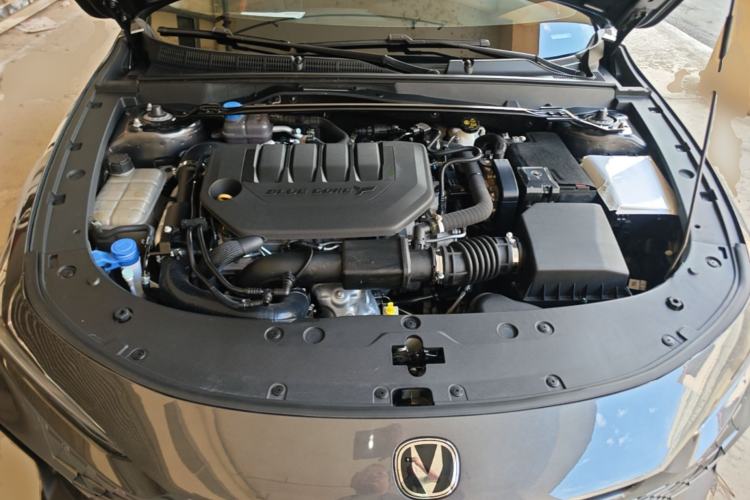 Used CHANGAN UNI-V 2022 2.0T Sporty Version Engine Bay