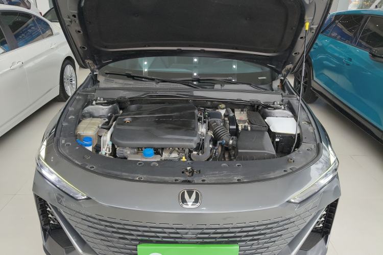Used CHANGAN UNI-V 2022 1.5T Prestige Version Engine Bay