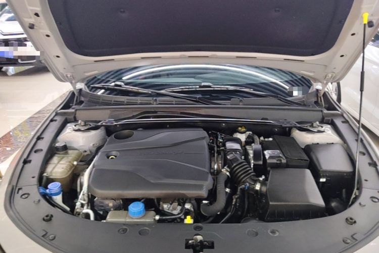 Used CHANGAN UNI-V 2022 1.5T Prestige Version Engine Bay