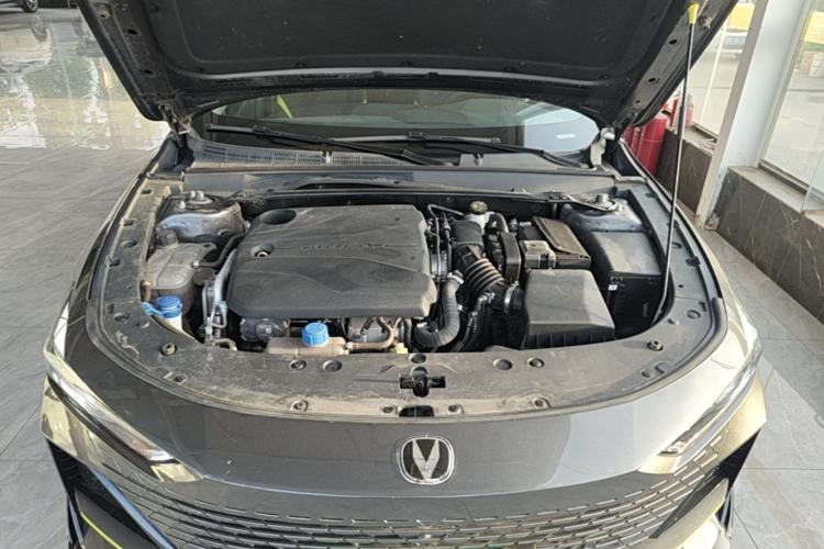 Used CHANGAN UNI-V 2022 1.5T Sport Edition Engine Bay