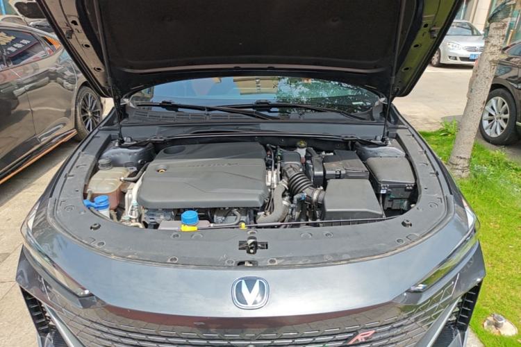 Used CHANGAN UNI-V 2022 1.5T Prestige Version Engine Bay