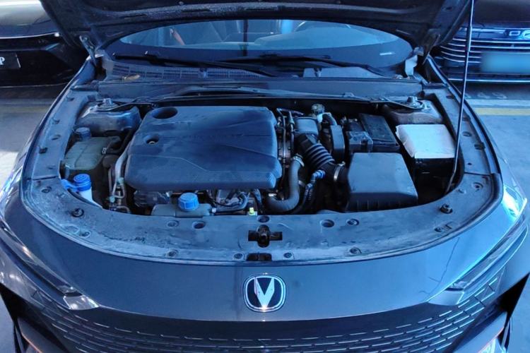 Used CHANGAN UNI-V 2022 1.5T Sport Edition Engine Bay