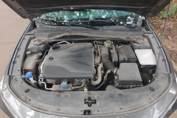 Used CHANGAN UNI-V 2022 1.5T Prestige Version Engine Bay