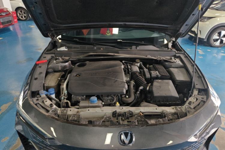 Used CHANGAN UNI-V 2022 1.5T Prestige Version Engine Bay