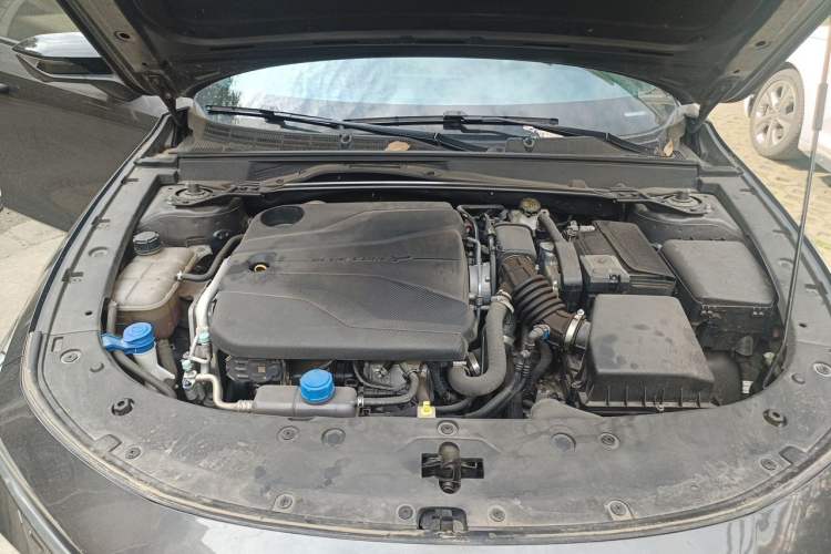 Used CHANGAN UNI-V 2022 1.5T Sport Edition Engine Bay