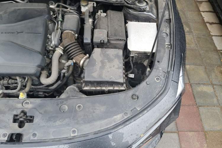 Used CHANGAN UNI-V 2022 1.5T Sport Edition Engine Bay Left