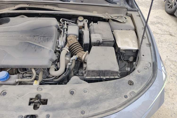 Used CHANGAN UNI-V 2022 1.5T Smart Navigation Version Engine Bay Left